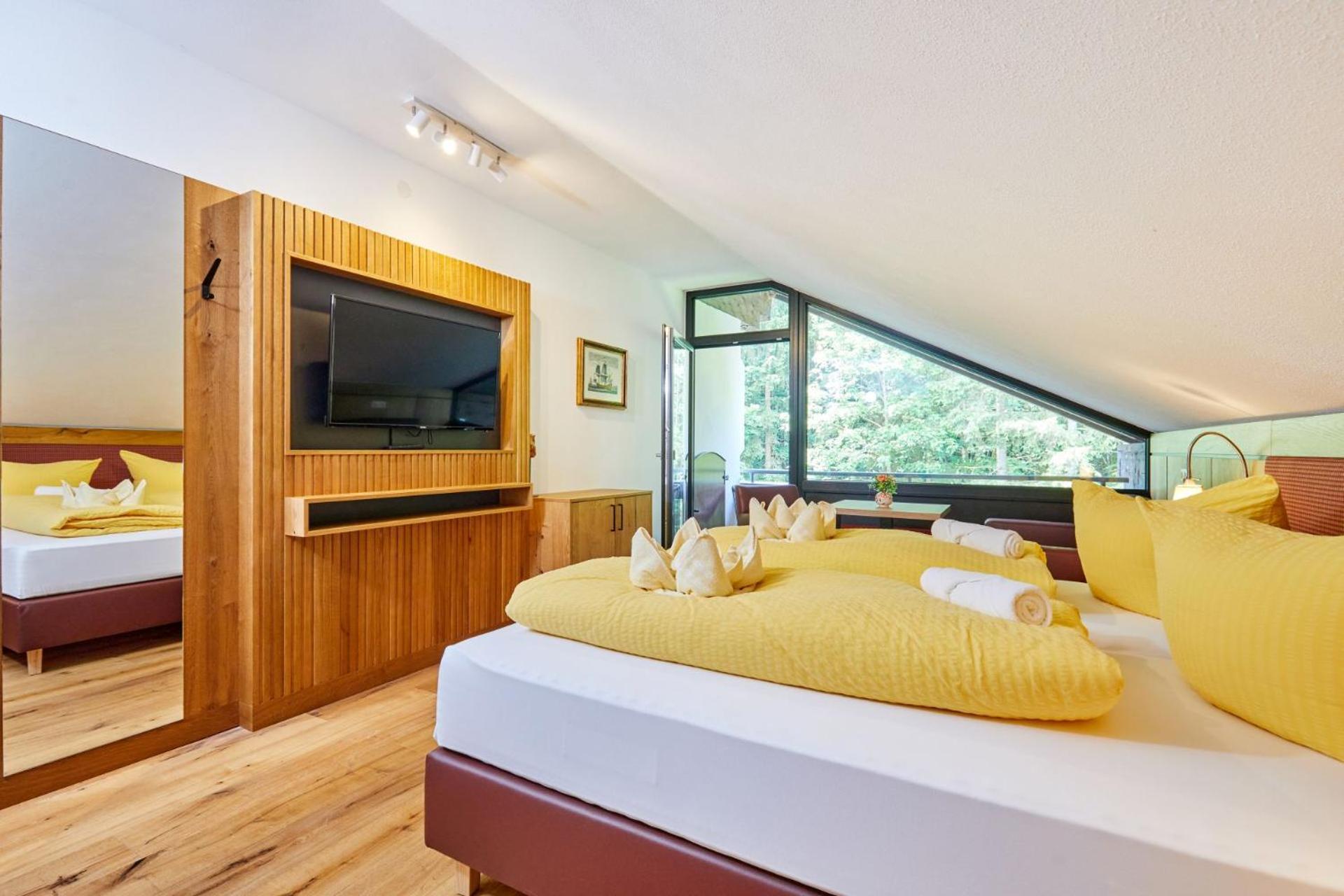 Appartement Loser Mit Indoorpool Und Sauna Бад Гоисерн Экстерьер фото